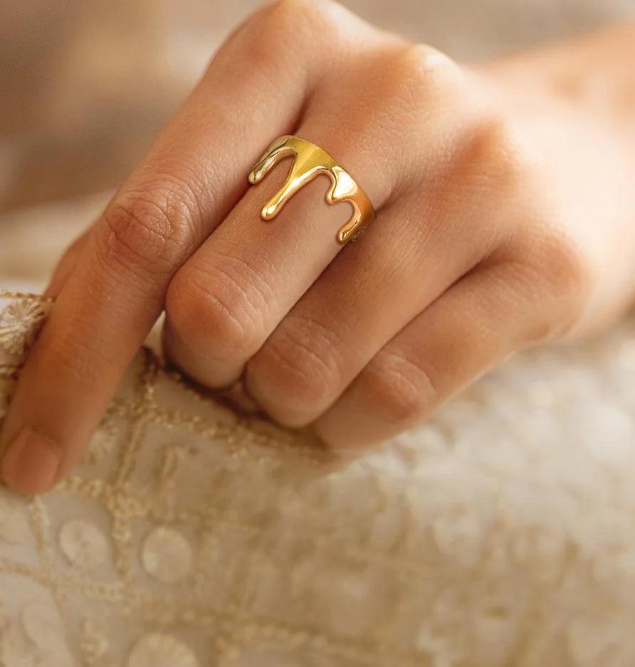 Anel Dourado Tinta Fresca Geométrico Banhado em Ouro 18K - Ravelle Luxe