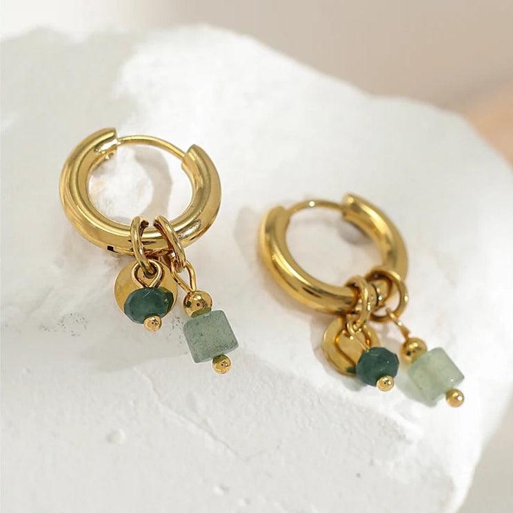 Brinco Dourado Argola Vintage com Pedra Verde Natural Banhado a Ouro 18K - Ravelle Luxe