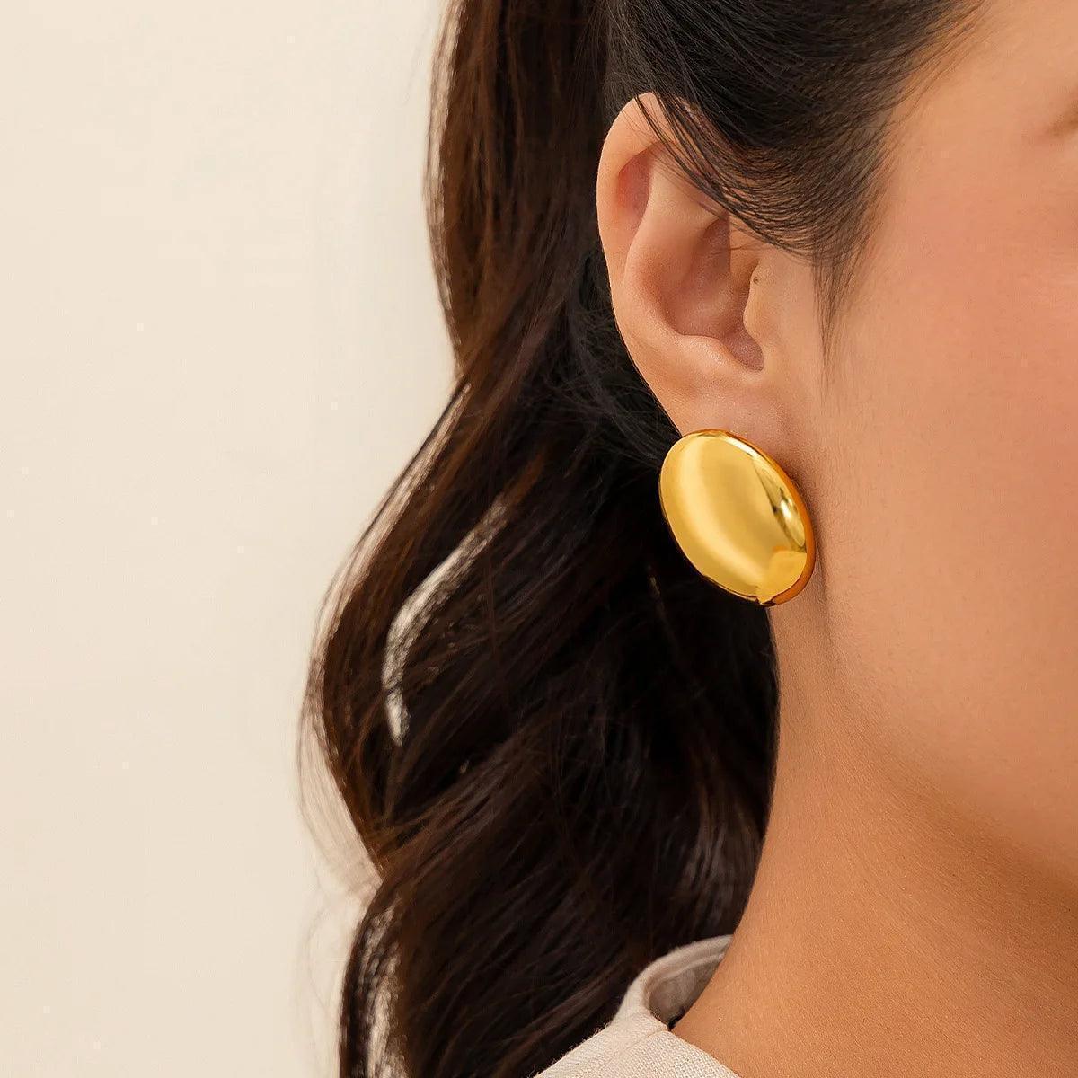 Brinco Dourado Cicular Oval Banhado em Ouro 18k - Ravelle Luxe