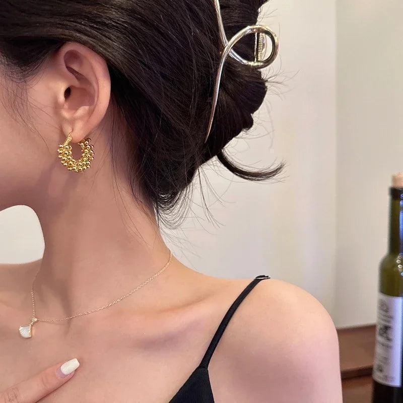 Brinco Dourado de Argola com Miçangas em Aço Inoxidável e Zircônia - Ravelle Luxe