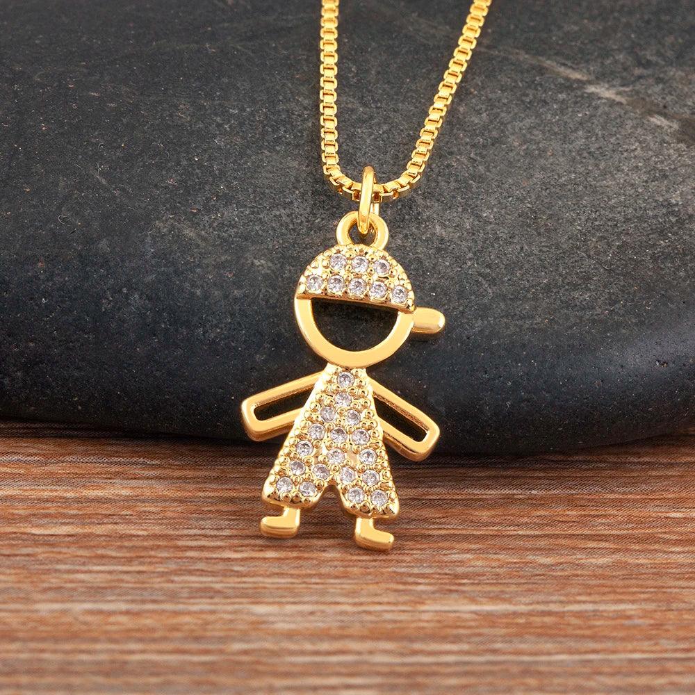 Colar Dourado Mãe Eterna com Pingente de Menino Banhado em Ouro - Ravelle Luxe