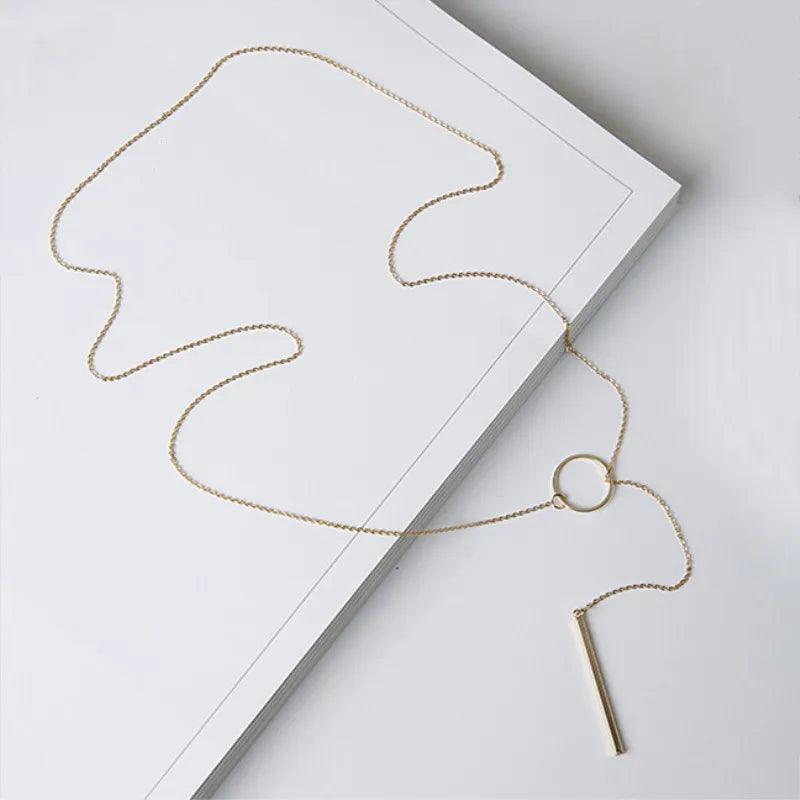 Colar Dourado Moderno com Pingente em Barra Atravessado - Ravelle Luxe