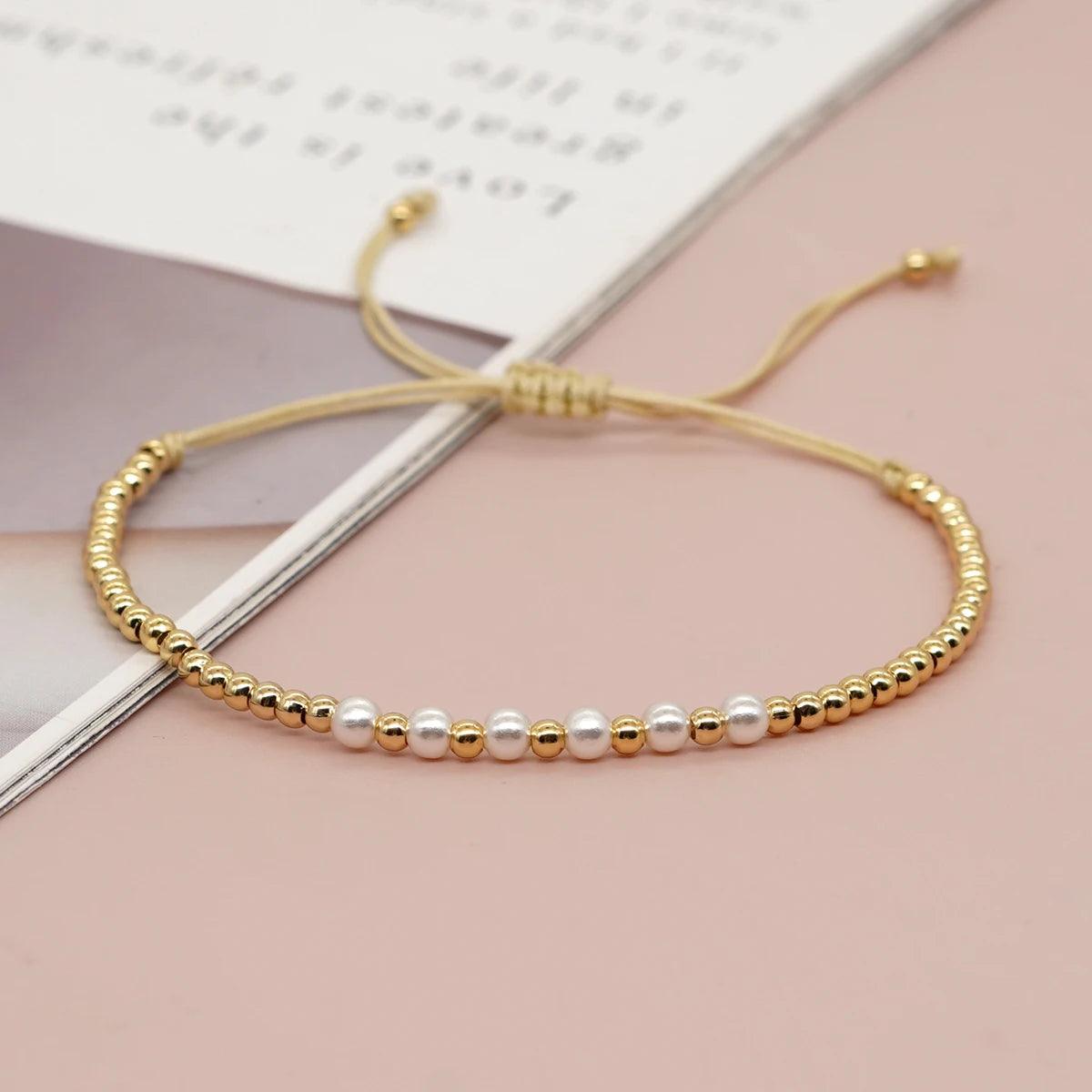 Pulseira Dourada Pequenas Esferas e Pérolas Redondas Banhada a Ouro - Ravelle Luxe