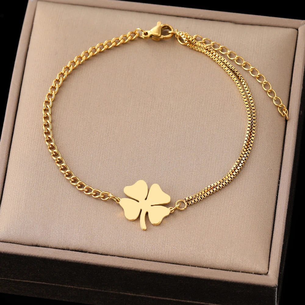 Pulseira Dourada Trevo da Sorte em Correntes em Aço Inoxidável - Ravelle Luxe
