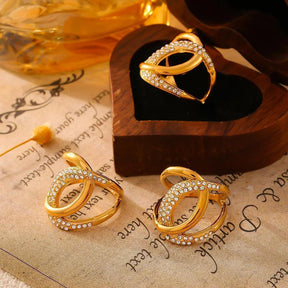 Anel Dourado C de Hip Hop com Zircônia Banhado em Ouro 18k - Ravelle Luxe