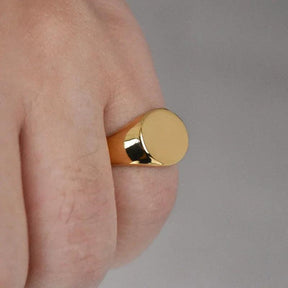Anel Dourado Oval Polido Liso Banhado em Ouro 18K - Ravelle Luxe