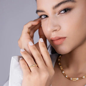 Anel Dourado de Corações em Prata Esterlina 925 Banhada em Ouro 18k - Ravelle Luxe