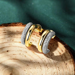 Brinco Dourado C de Moissanita em Prata Esterlina 925 Banhado em Ouro 14k - Ravelle Luxe
