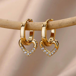Brinco Dourado Coração Vazado com Zircônia Banhado em Ouro - Ravelle Luxe