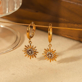Brinco Dourado Flor Girassol de Zirconia Banhado em Ouro 18k - Ravelle Luxe