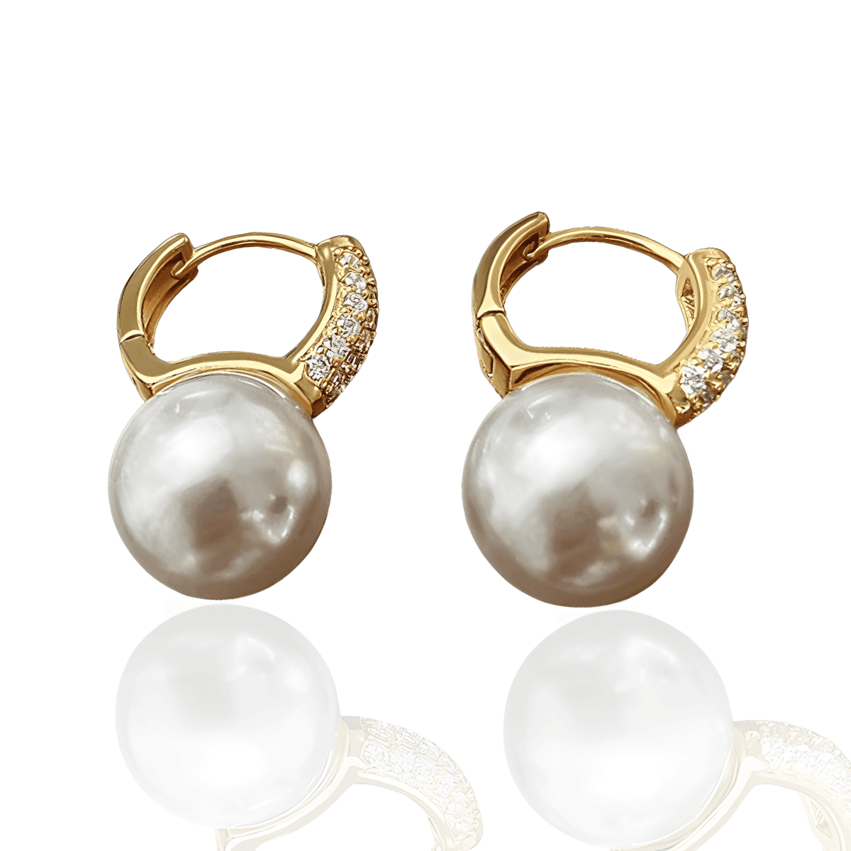 Brinco Dourado Mini Argola com Pérola em Aço Inoxidável - Ravelle Luxe