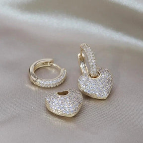 Brinco Dourado de Pingente de Coração com Zircônia - Ravelle Luxe