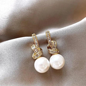 Brinco de Nó com Zircônia e Pérola Folheado em Ouro 14k - Ravelle Luxe