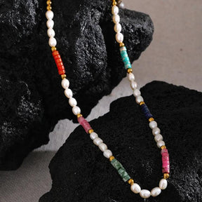 Colar Boêmio Colorido de Pérolas de Água Doce Banhado em Ouro - Ravelle Luxe