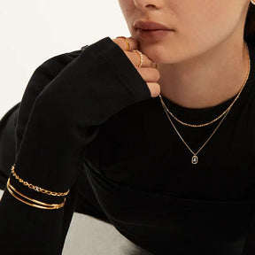 Colar Dourado Corrente Box com Pingente de Letras Iniciais em Prata Esterlina 925 - Ravelle Luxe