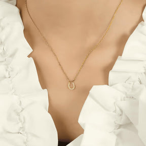 Colar Dourado Ferradura em Forma de U em Aço Inoxidável - Ravelle Luxe