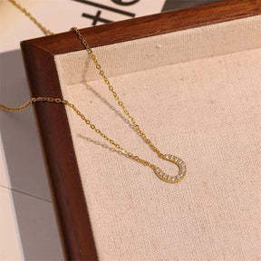 Colar Dourado Ferradura em Forma de U em Aço Inoxidável - Ravelle Luxe