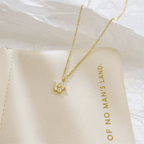 Colar Dourado Flor Estrelada de Zircônia em Aço Inoxidável - Ravelle Luxe