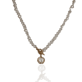 Colar Dourado com Pingente de Pérola Barroca Natural Banhado em Ouro 14K - Ravelle Luxe