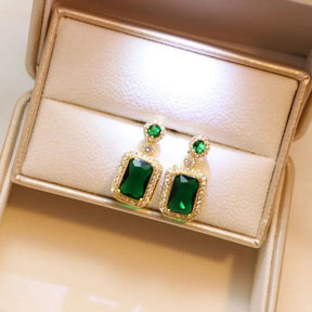 Conjunto de Colar, Anel e Brincos Dourado de Zircônia Verde Banhado em Ouro - Ravelle Luxe