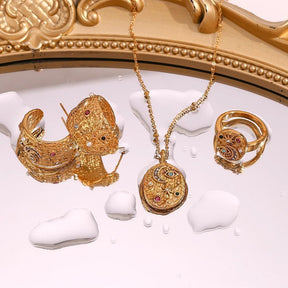 Conjunto de Colar, Brincos e Anel Dourado Estrela e Lua Banhado em Ouro 18K - Ravelle Luxe