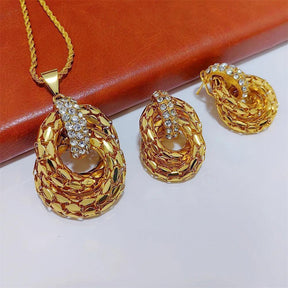 Conjunto de Colar e Brincos Dourado Pingente de Argolas Banhado em Ouro - Ravelle Luxe